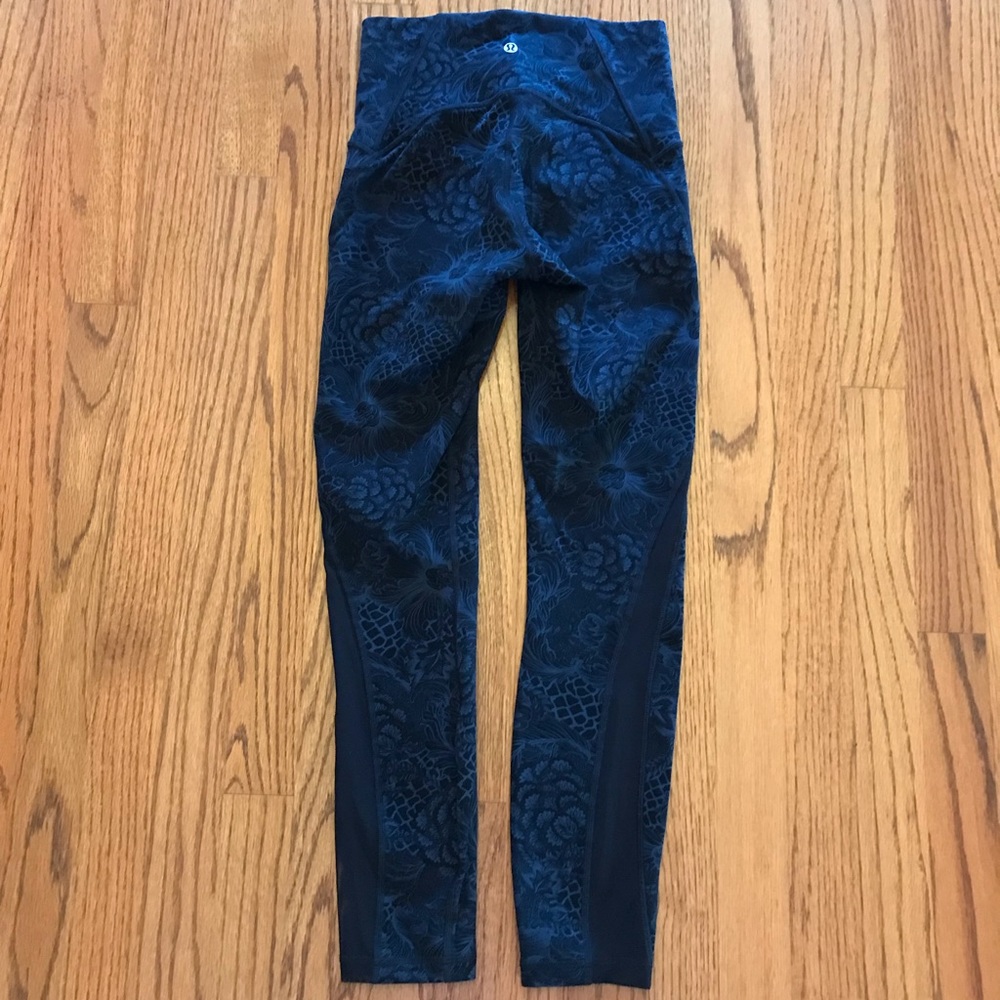 Lulu lemon workout tight